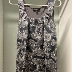 Mercer & Madison Gray Paisley Sleeveless Top